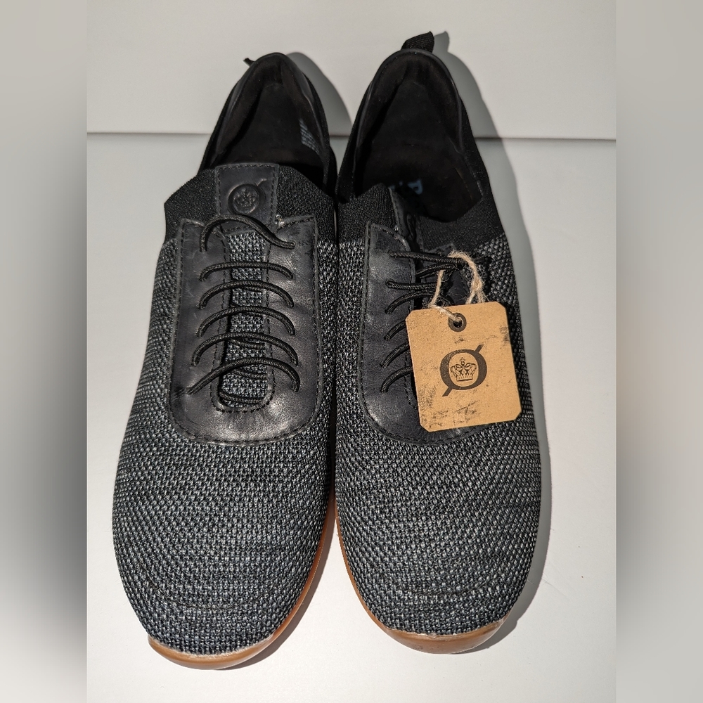 NWT 10.5 Born Barrett Black Knit Slip-on Athletic Shoes